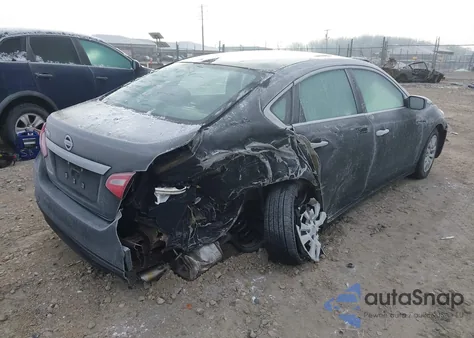 2016 Nissan Altima 2.5/2.5 S/2.5 Sl/2.5 Sr/2.5 Sv z USA, uszkodzony, nr VIN 1N4AL3AP2GN330234